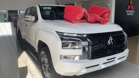 MITSUBISHI TRITON 2.4 BITURBO DIESEL CD HPE 4X4 AUTOMÁTICO